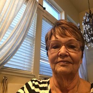 Meet your Posher, Sandi